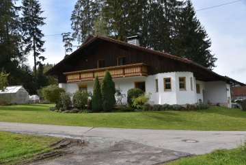 VERKAUFT !!!Traumhaus in wunderbarer ruhiger Randlage mit großem Grundstück, 94269 Rinchnach, Einfamilienhaus