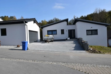 VERKAUFT !!! Neuwertiges, modernes Einfamilienhaus in ruhiger Randlage, 94474 Vilshofen an der Donau, Einfamilienhaus