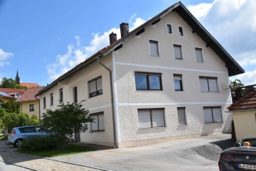 VERKAUFT !!! Solides, renditestarkes 4-Familienhaus in ruhiger Lage, 94513 Schönberg, Mehrfamilienhaus