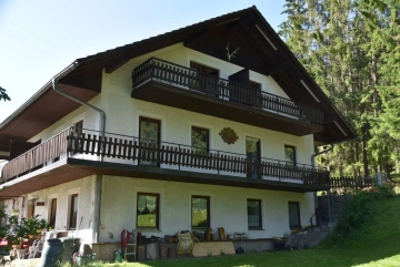 VERKAUFT !!! Sonnige Südhang-Alleinlage mit herrlichem Weitblick, vielseitig nutzbar, 94169 Thurmansbang, Bauernhaus