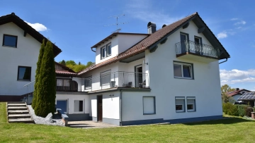 VERKAUFT !!! Platz ohne Ende, 2 Häuser in ruhiger Randlage von Grafenau, 94481 Grafenau, Mehrfamilienhaus