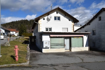 VERKAUFT !!! Großes Haus mit Nebengebäude und großem Grundstück, vielseitig nutzbar, 94518 Spiegelau, Haus