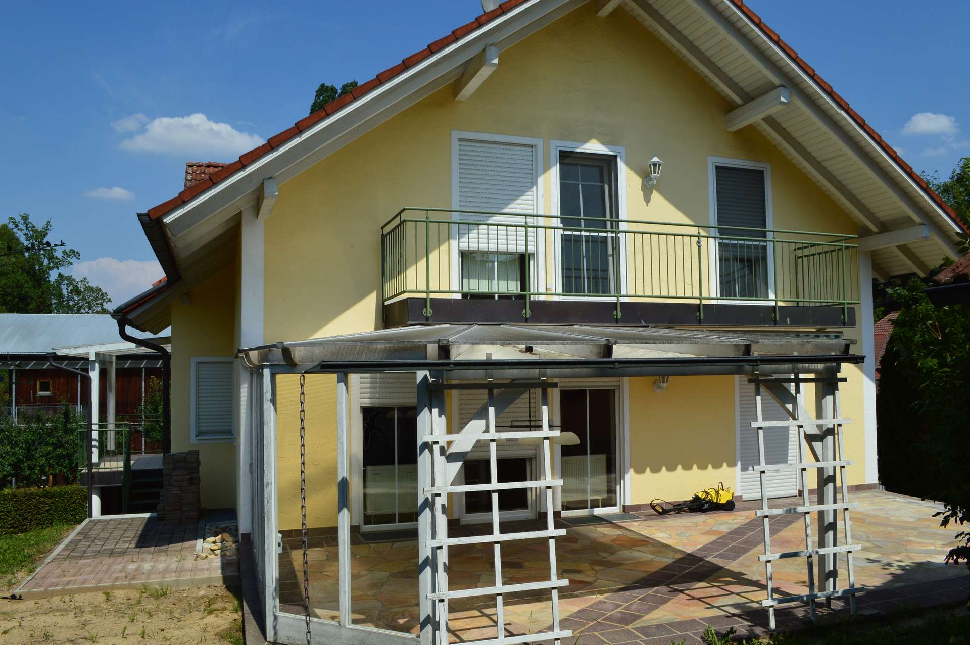 Südseite mit Terrasse