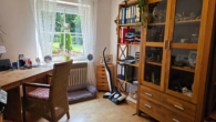 Büro EG - Charmantes Zweifamilienhaus mit großzügigem Garten, Obergeschoss vermietet