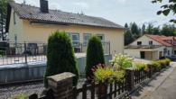 Außenarnsicht Terrasse OG - Charmantes Zweifamilienhaus mit großzügigem Garten, Obergeschoss vermietet