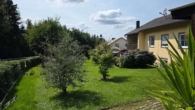 Garten - Charmantes Zweifamilienhaus mit großzügigem Garten, Obergeschoss vermietet