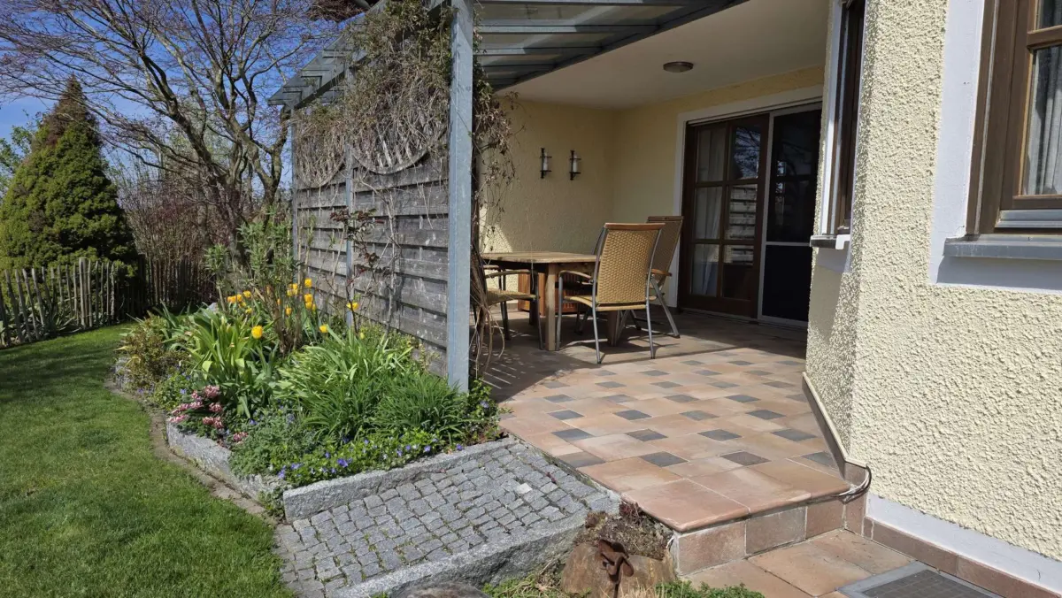 Garten mit Terrasse