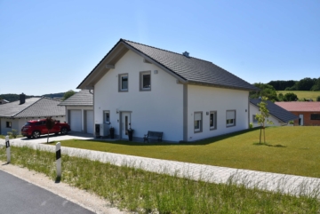 Modernes neuwertiges Einfamilienhaus mit hochwertiger Ausstattung, 94547 Iggensbach, Einfamilienhaus