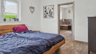 OG Schlafzimmer - Zeitlose Architektur und innovative Technik – Ihr exklusives Wohnglück in Hofkirchen