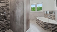 OG Badezimmer - Zeitlose Architektur und innovative Technik – Ihr exklusives Wohnglück in Hofkirchen