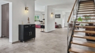Eingangsbereich - Zeitlose Architektur und innovative Technik – Ihr exklusives Wohnglück in Hofkirchen
