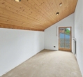 Zimmer OG mit Zugang Balkon