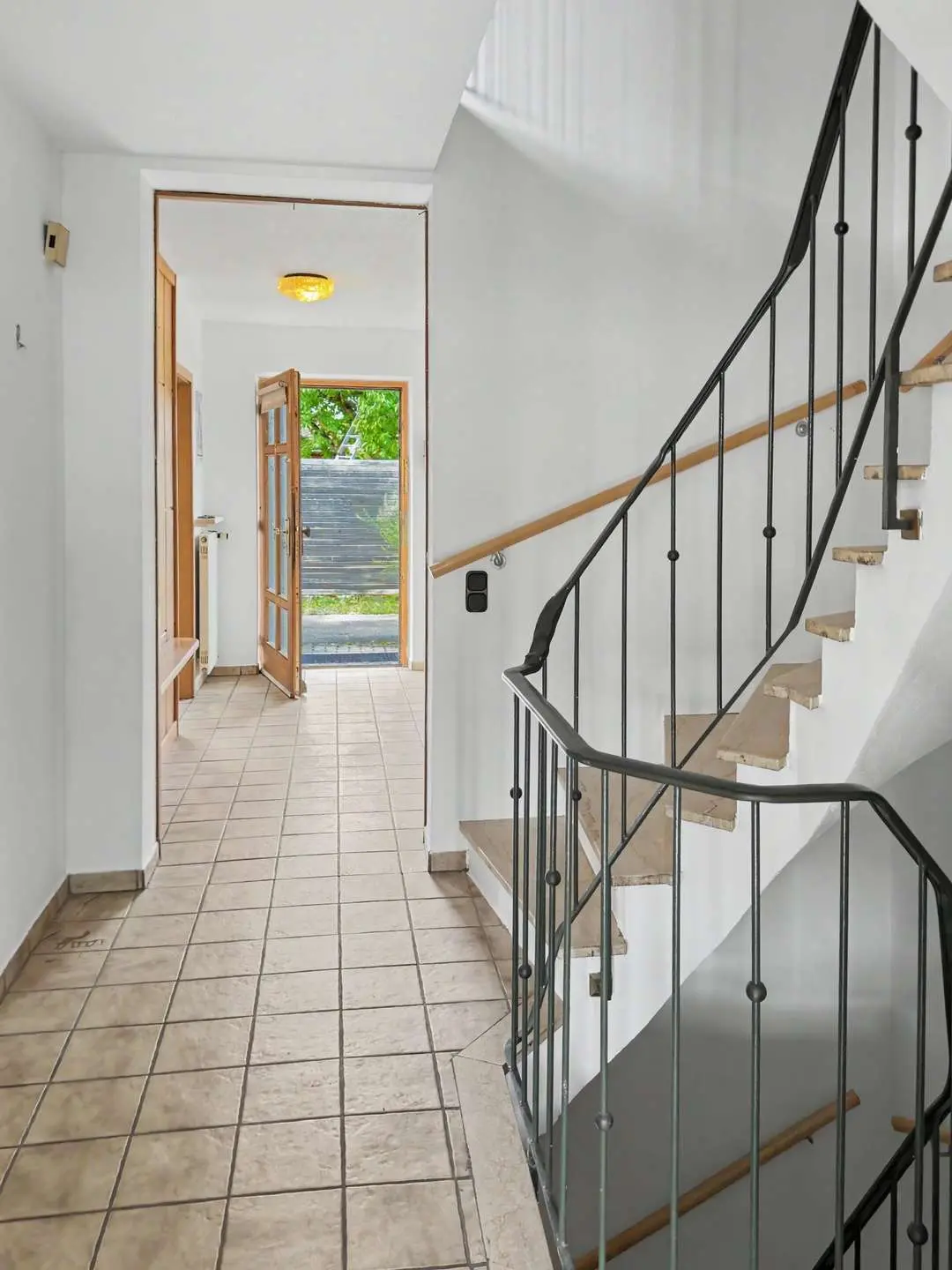 Flur mit Treppe