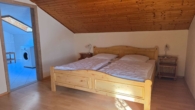 Schlafzimmer 1. Wohnung OG - Apartmenthaus oder Familienresidenz – 5 Einheiten in traumhafter Alleinlage