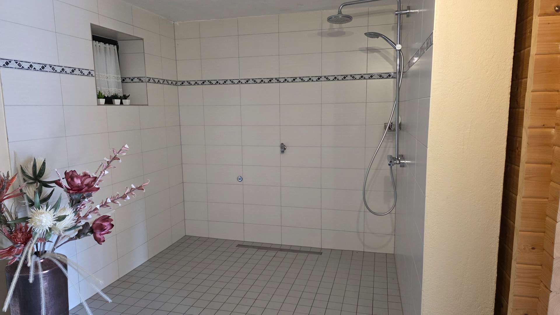Duschbereich der Sauna EG