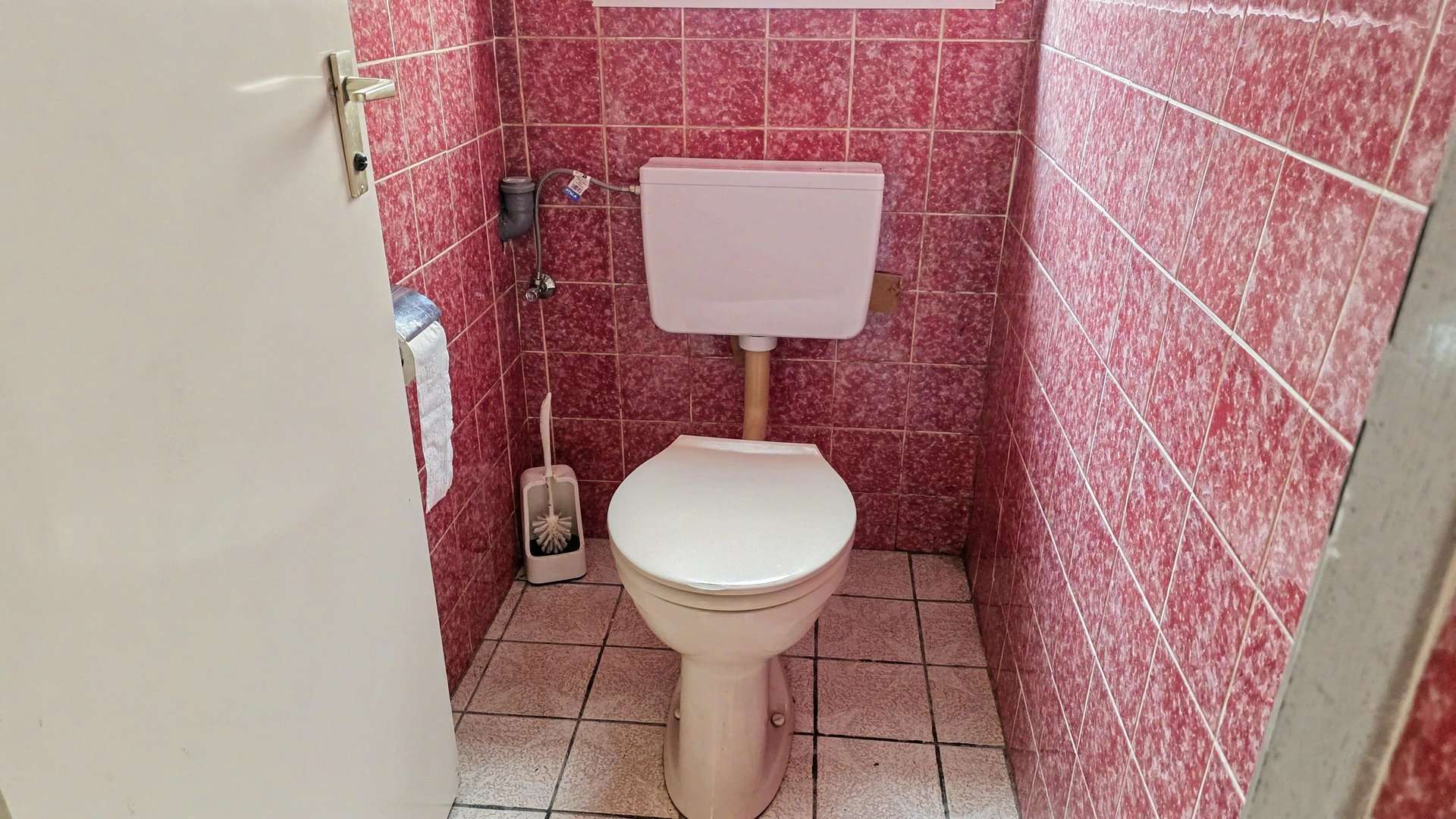 separates WC
