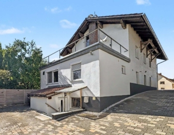 Clevere Tilgungshilfe: Großzügiges, teilvermietetes Mehrfamilienhaus, 94118 Jandelsbrunn, Mehrfamilienhaus