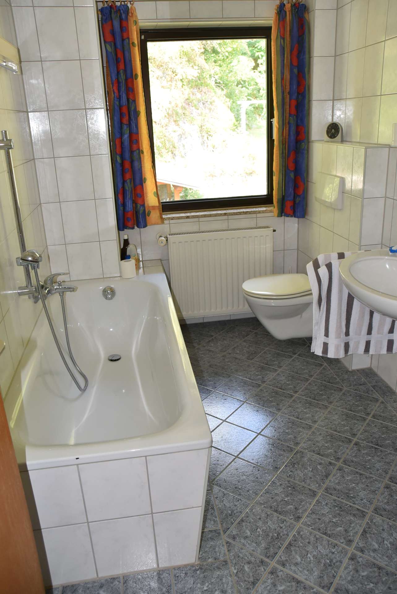 Badezimmer mit Wanne