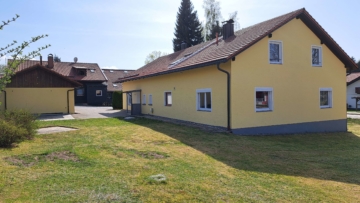 Familienfreundliches Wohnensemble: Renovierte Wohneinheiten in Neureichenau, 94089 Neureichenau, Mehrfamilienhaus