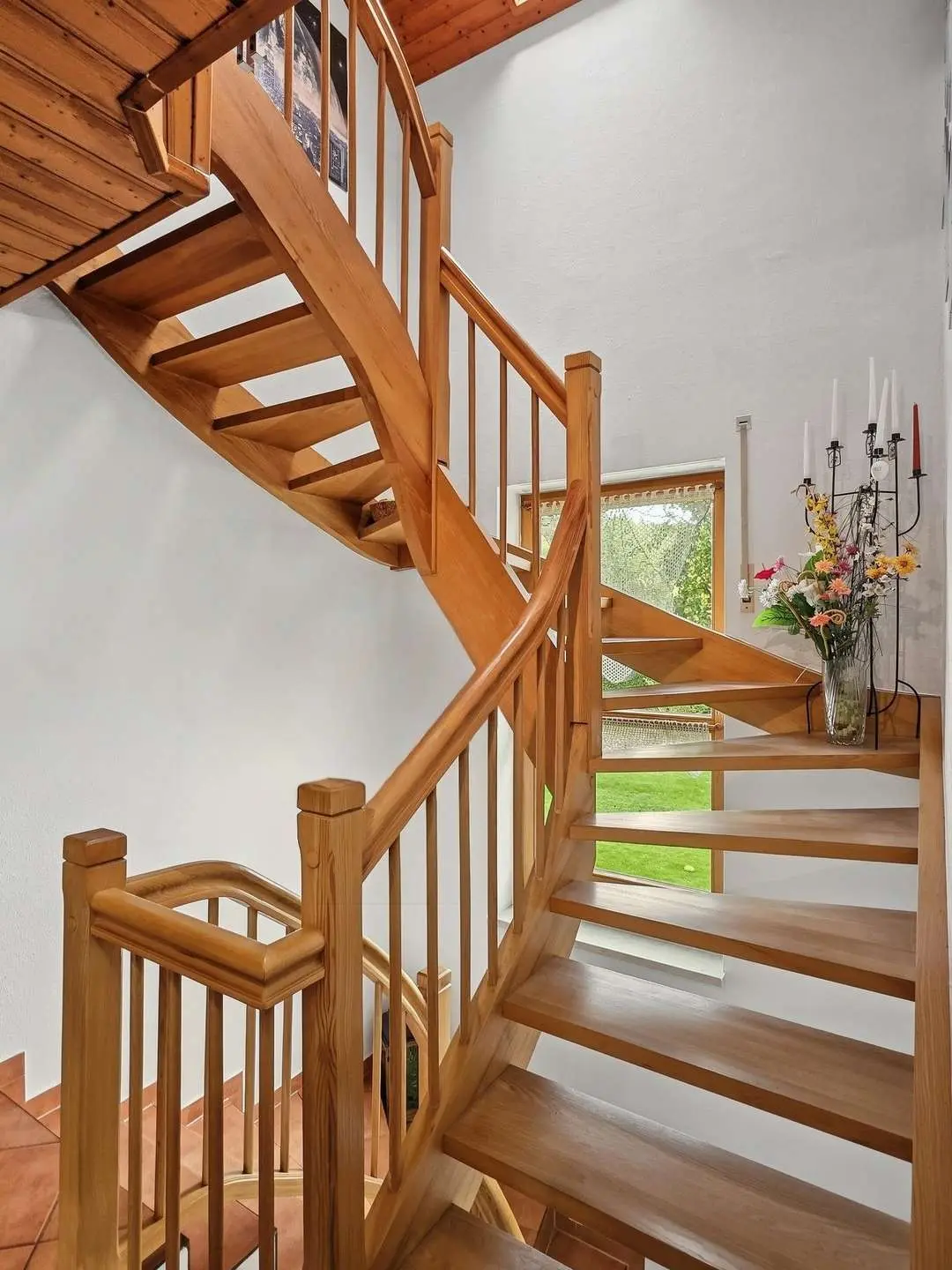 Treppe in DG und Keller