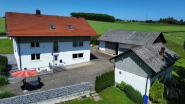 Traum-Zweifamilienhaus in idyllischer Alleinlage für Naturliebhaber – mit Wohnrecht, 94474 Vilshofen an der Donau, Mehrfamilienhaus