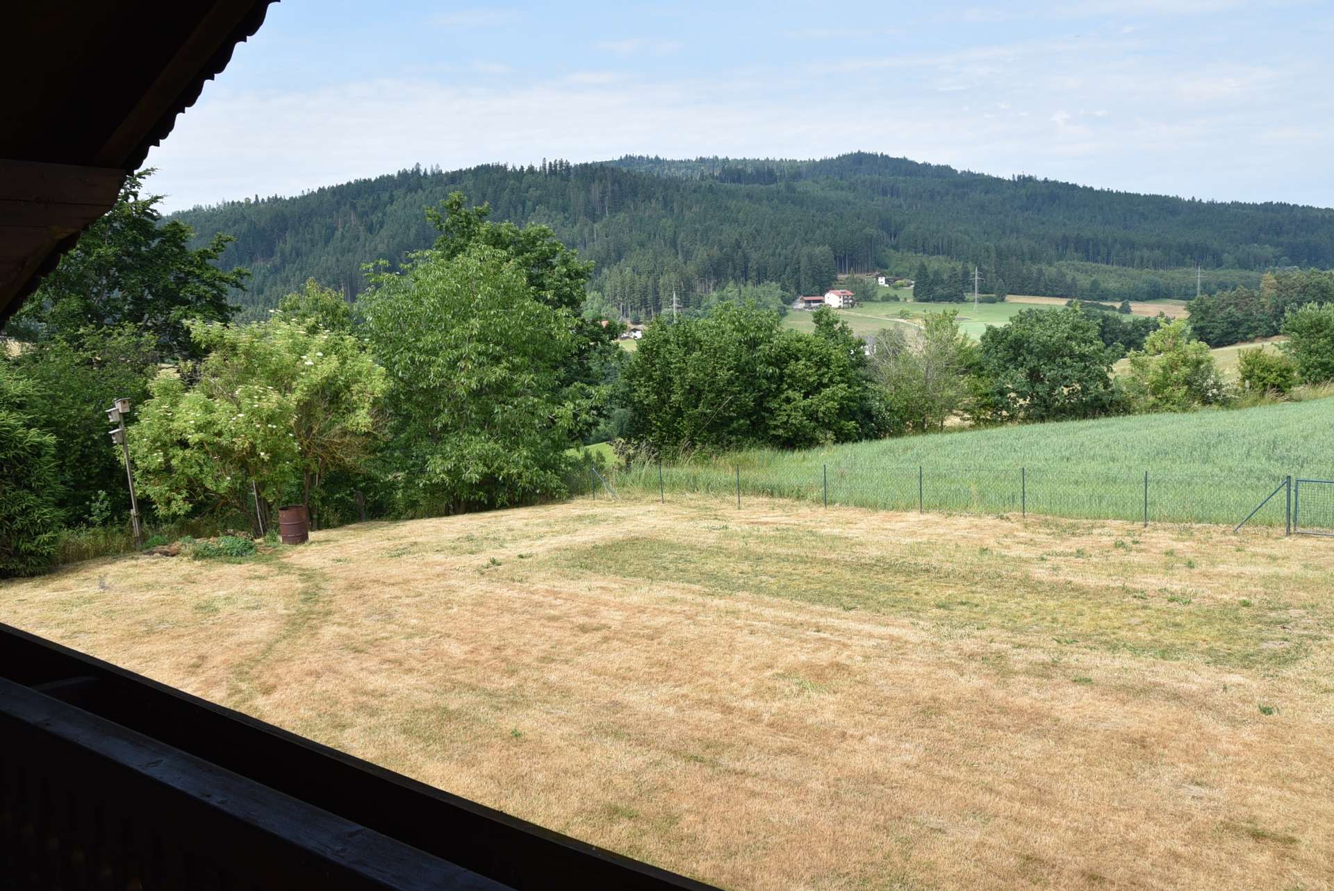 Ausblick Balkon Wohnhaus