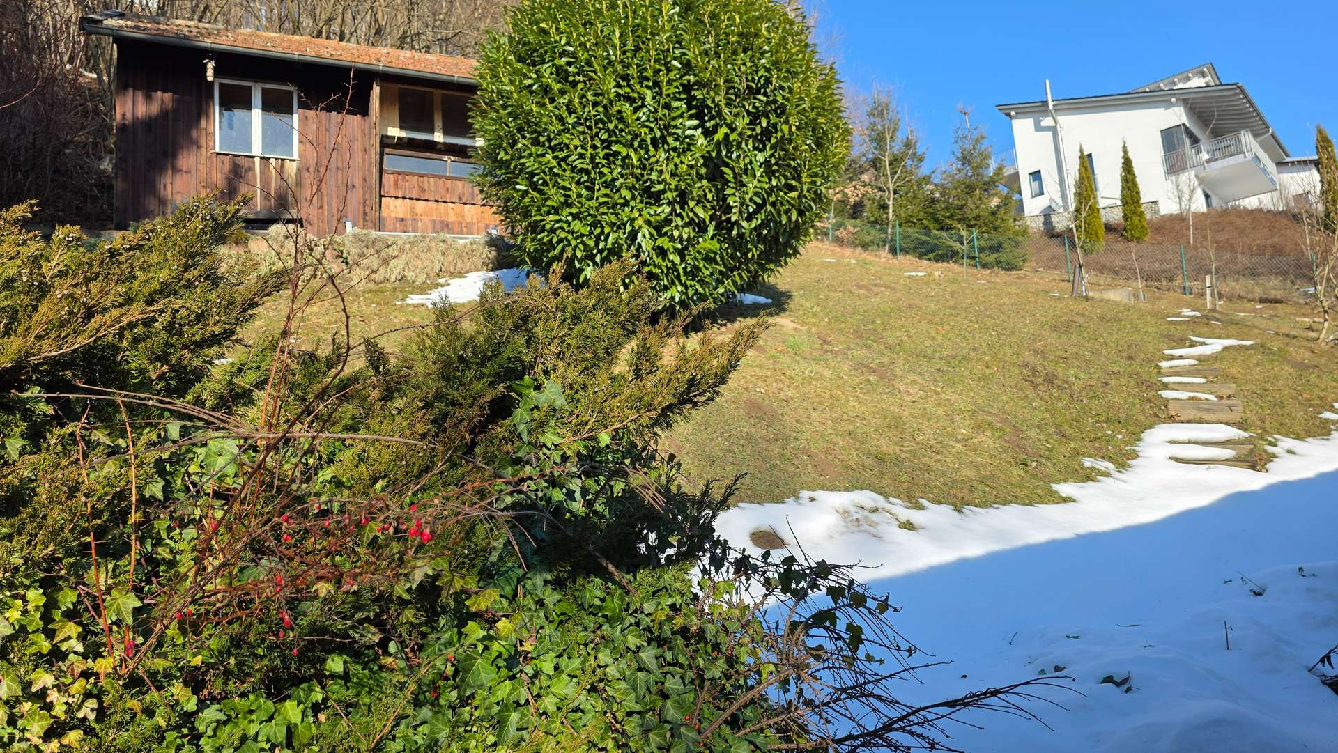 Garten mit Gartenhaus
