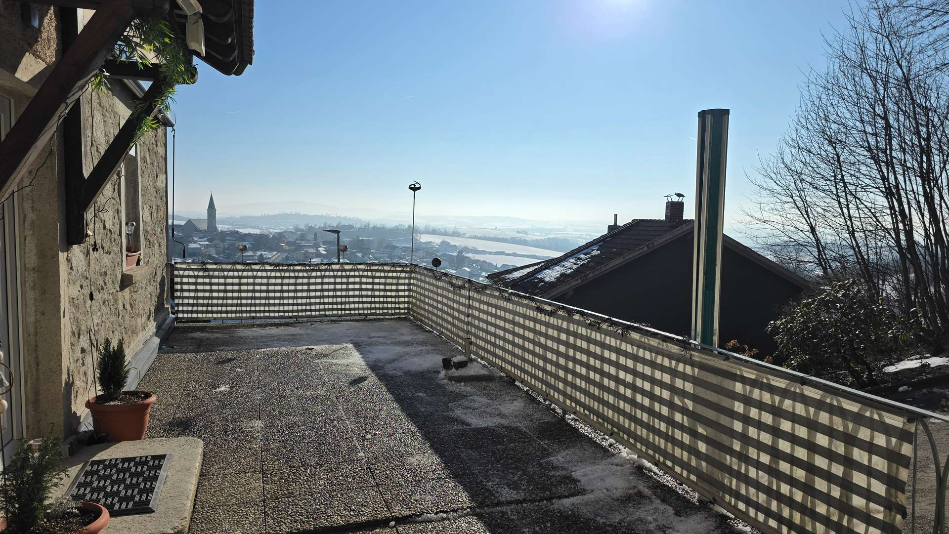 Aussicht vom Eingangsbereich rechte Haushälfte