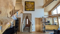 Eingangsbereich Holzhaus - Einzigartige ehemalige Hofstelle in sonniger Aussichtslage und viel mehr…