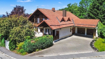 Viel Platz für Familienglück: Mehrfamilienhaus mit traumhaftem Garten in ruhiger Naturlage, 94481 Grafenau, Mehrfamilienhaus