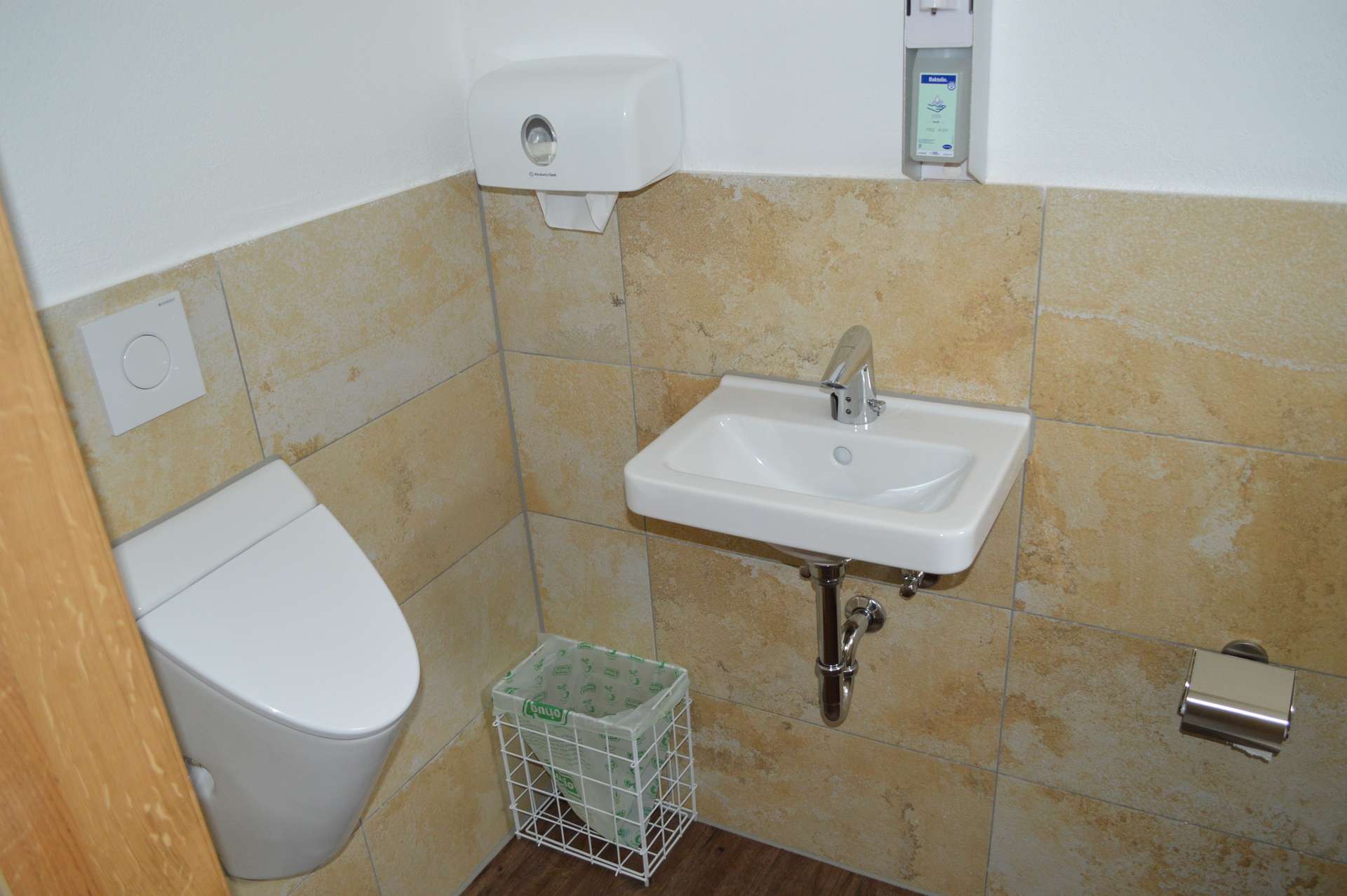 Gäste WC mit Urinal OG