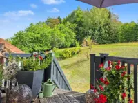 Balkon OG mit toller Aussicht auf den Garten