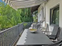 Balkon OG mit toller Aussicht auf den Garten