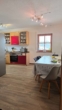 Küche mit Essbereich - Besondere 5-Zimmer-Küche-Bad-Etagenwohnung mit Gartenanteil in Eging am See
