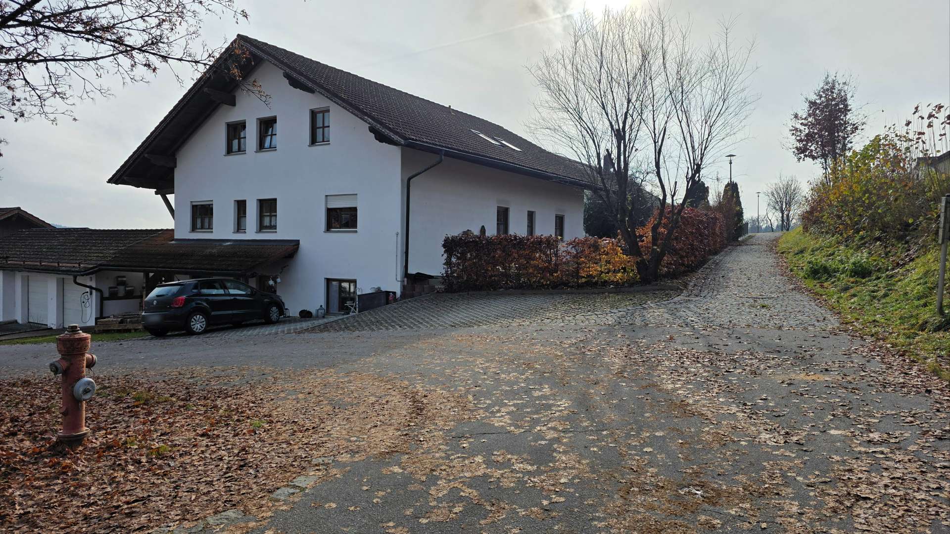 Außenansicht mit Eingang