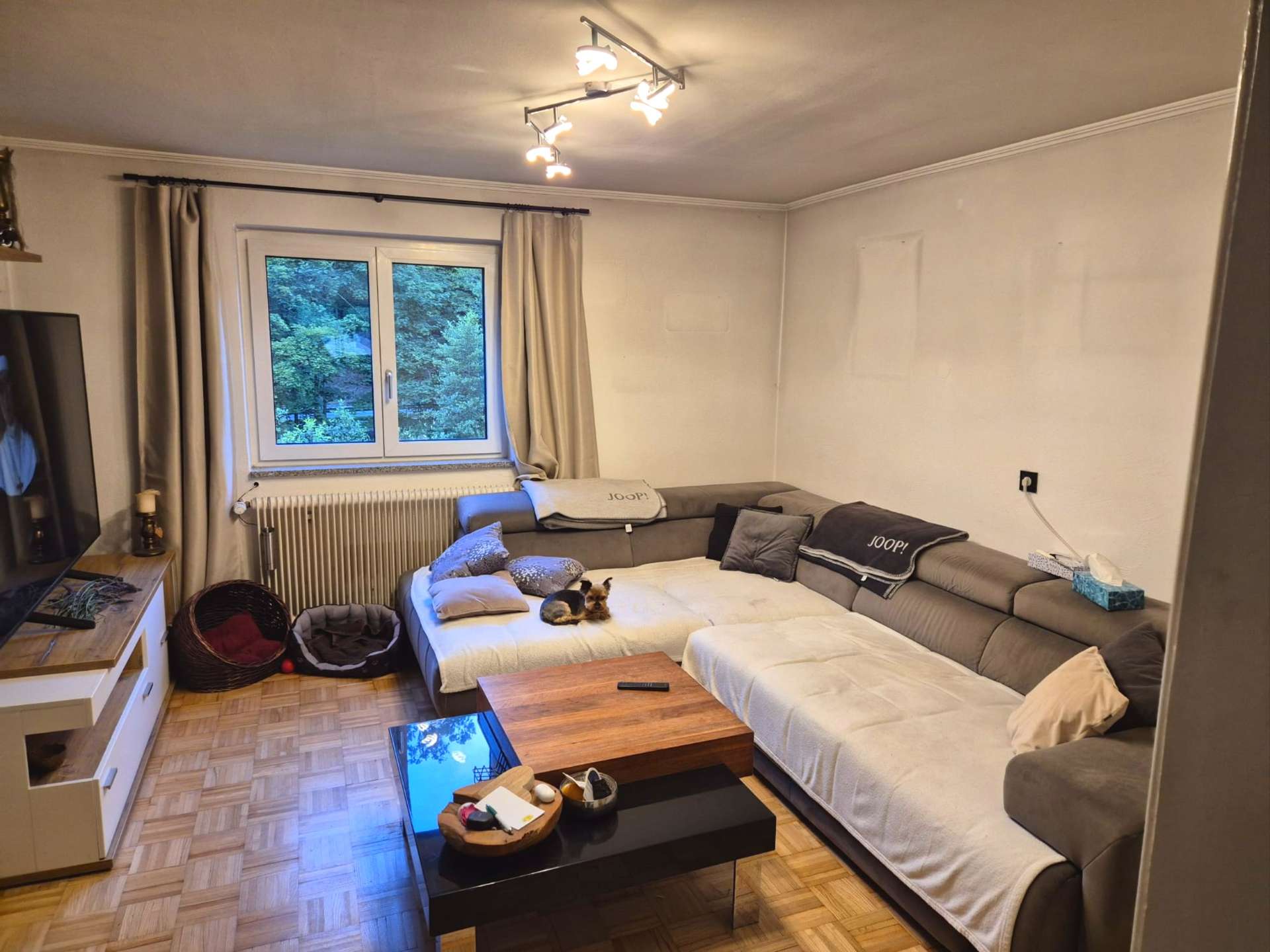 15 Wohnzimmer