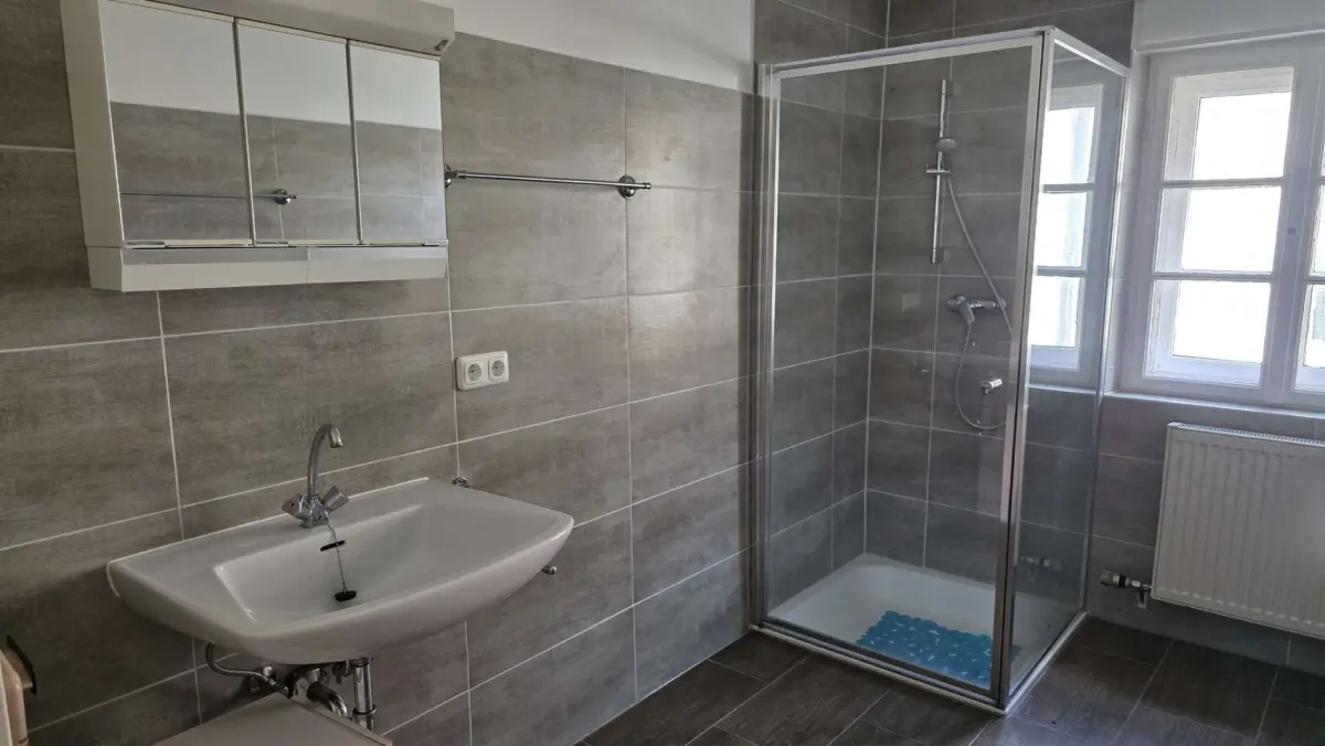 Bad mit Dusche WE 4 OG