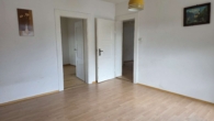 Zimmer 2 WE 3 OG - Ideales Anlageobjekt: 4 solide Wohneinheiten plus Ausbaureserve in Erholungsregion