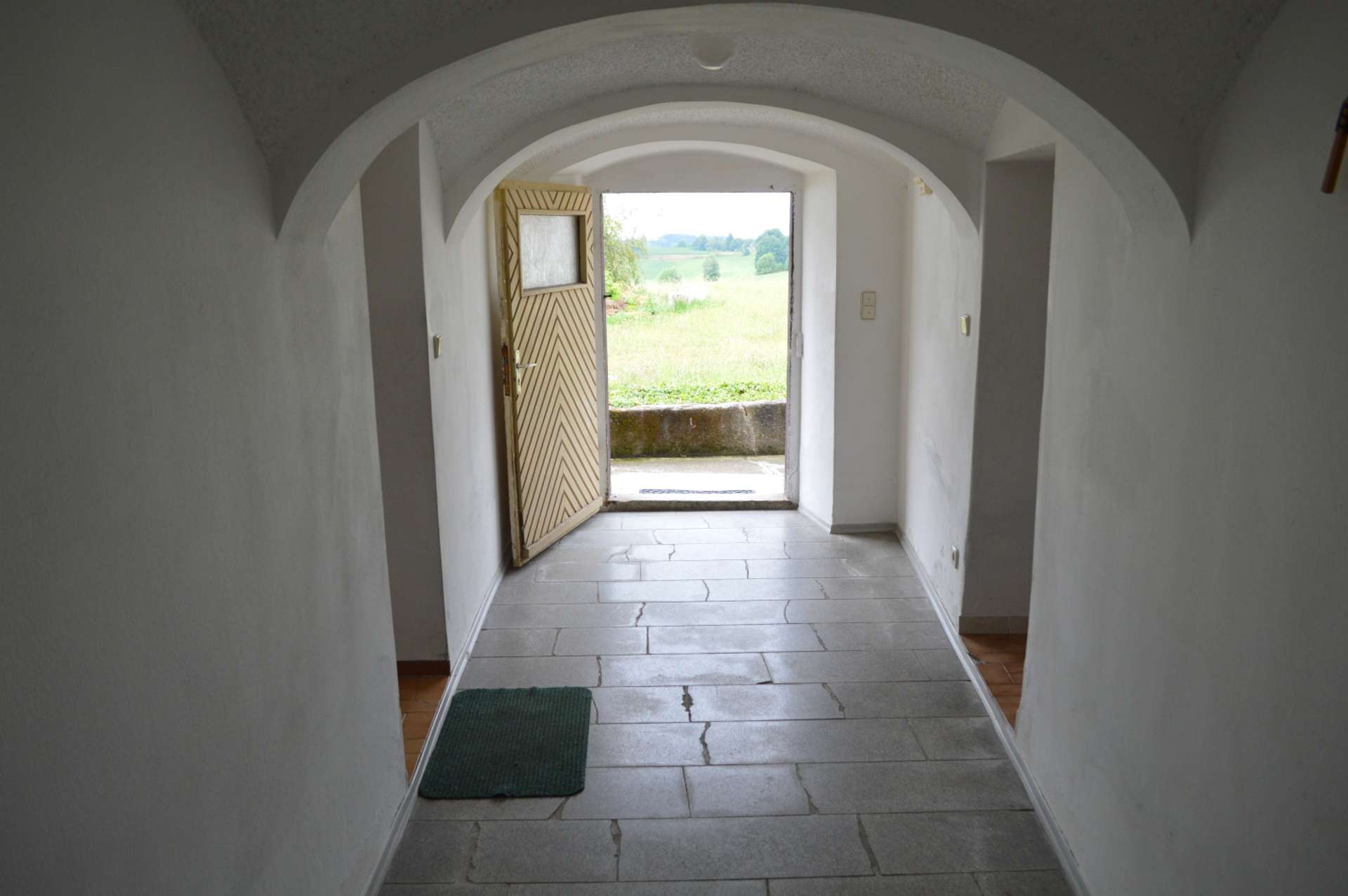 Flur EG mit Blick in Garten