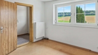 Zimmer 3 OG - Traumhaftes Familienhaus mit Pool und großem Garten – Willkommen zu Hause