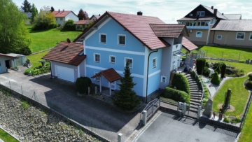 Sehr großes, gepflegtes Einfamilienhaus mit Einliegerwohnung und schönem Garten, 94550 Künzing, Einfamilienhaus