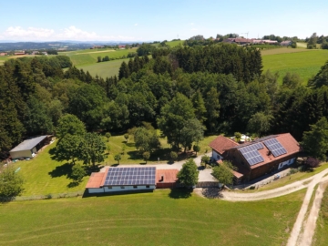 VERKAUFT!!! Herrlicher Landsitz mit Park und Hallenbad – Alleinlage, 94544 Hofkirchen, Einfamilienhaus