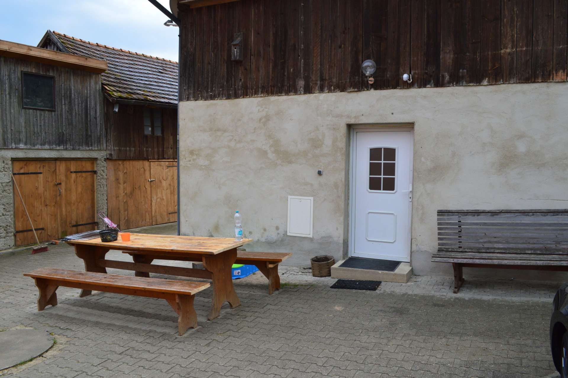 Zugang Wohnung Nebengebäude
