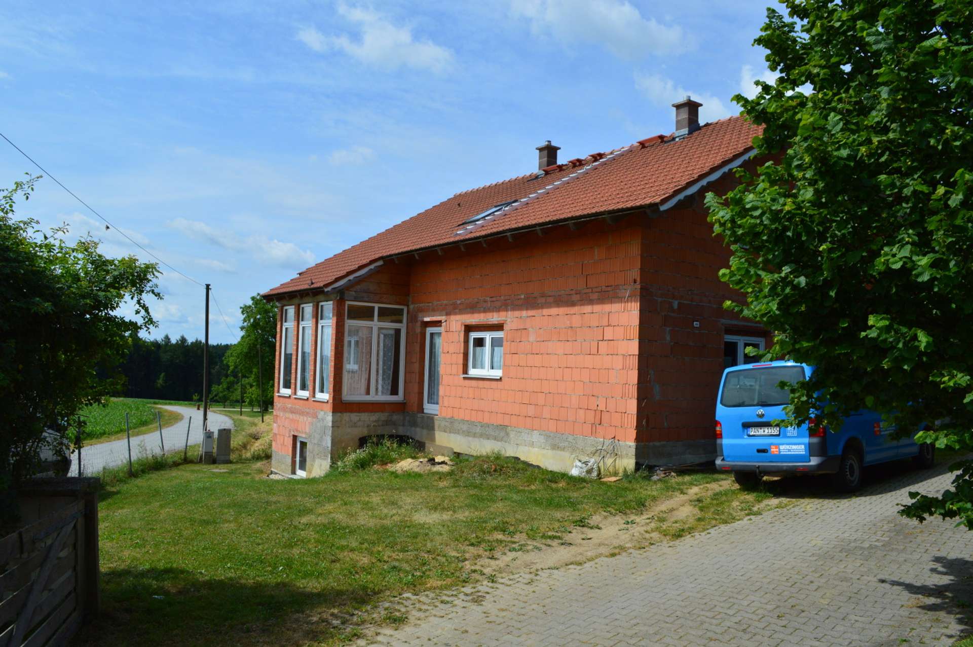 Wohnhaus von Osten