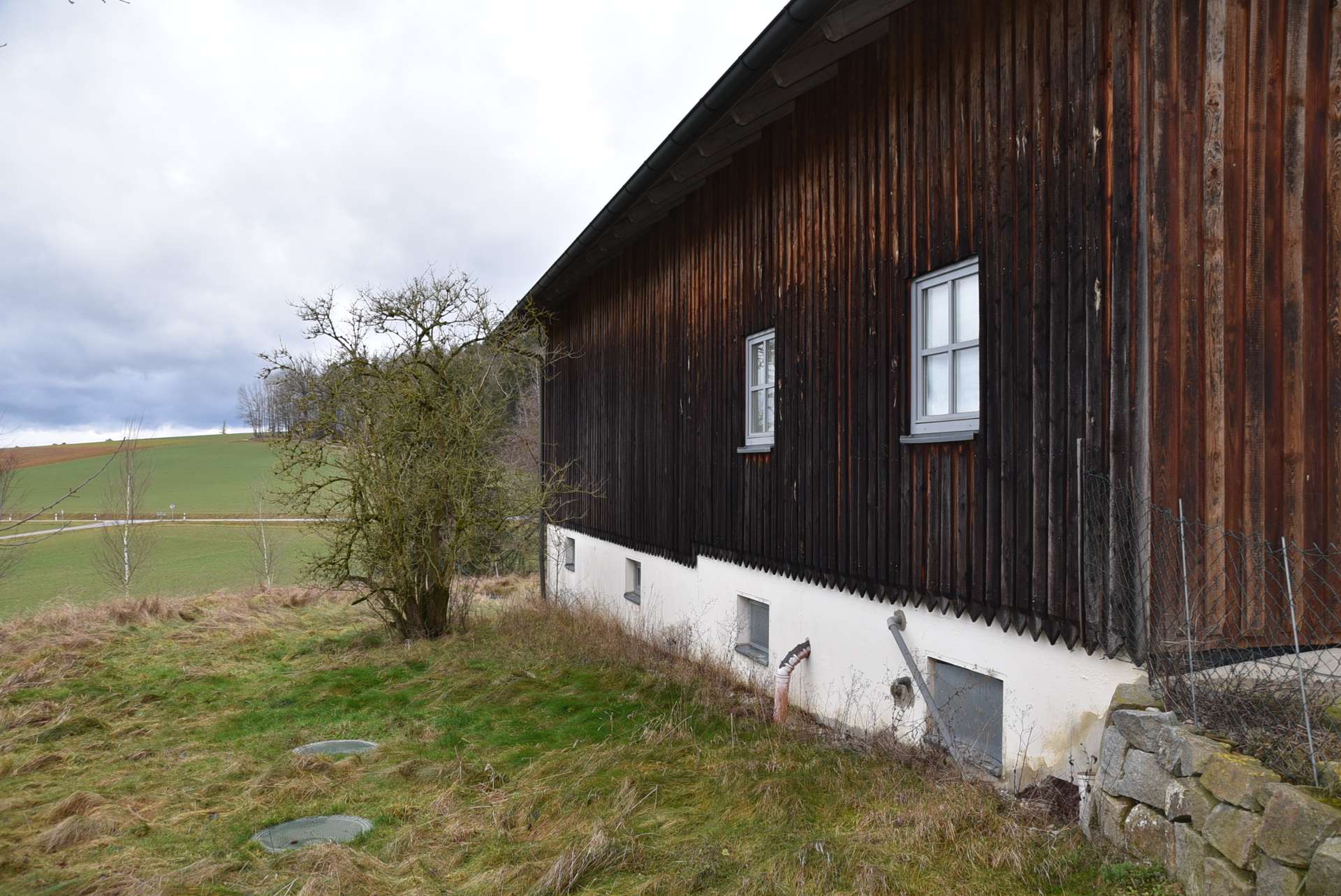 Wohnhaus neu und angebaute Hal