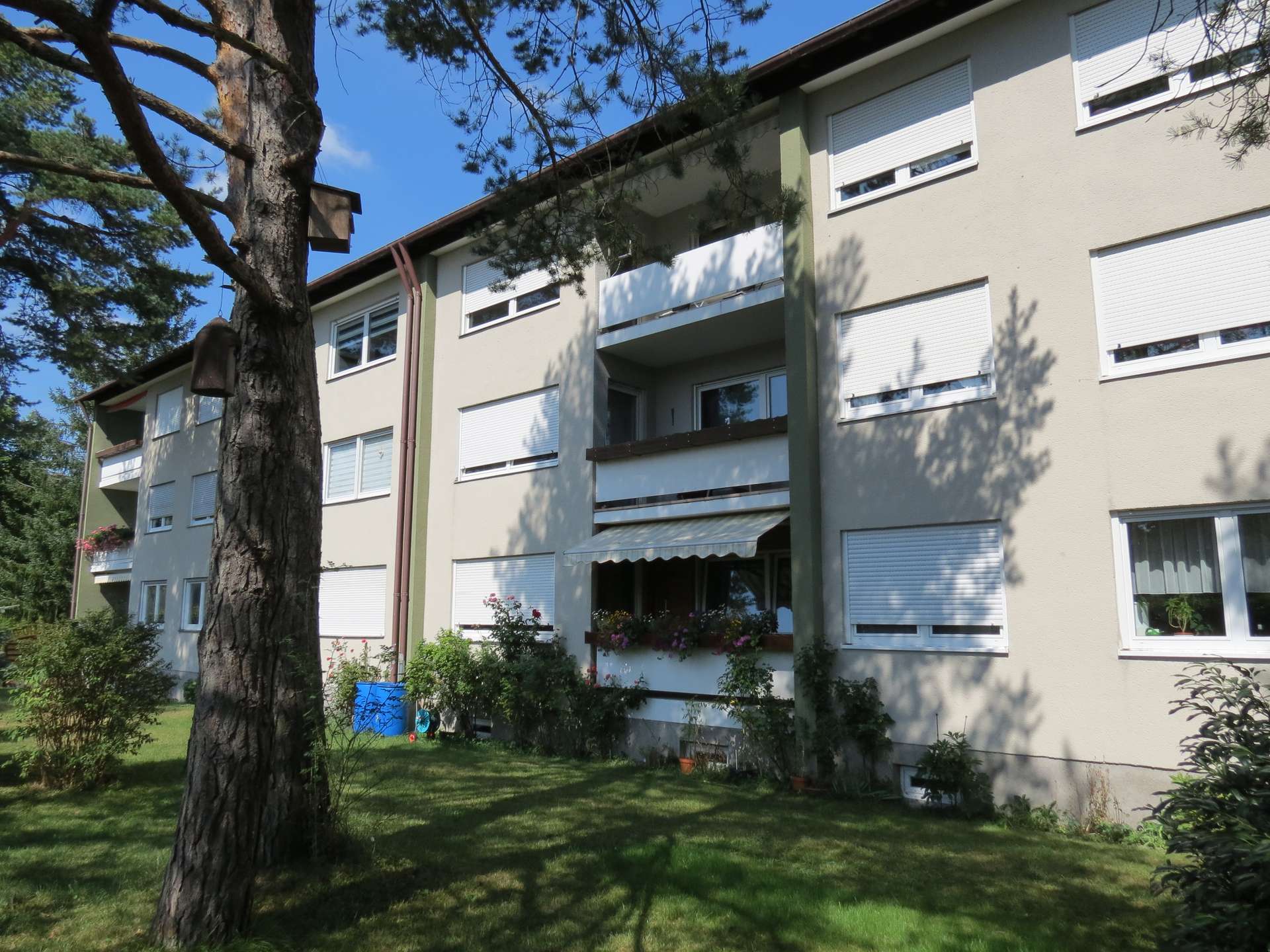 Hausansicht auf Balkon