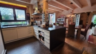 Küche - Bezauberndes Niedrigenergie-Holzhaus mit Pool