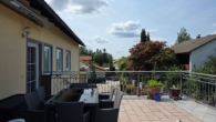 Terrasse OG - Charmantes Zweifamilienhaus mit großzügigem Garten