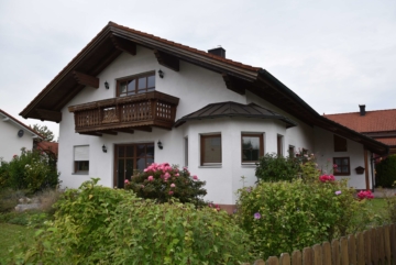VERKAUFT !!! Großzügiges Einfamilienhaus in ruhiger Siedlungslage, 94550 Künzing, Einfamilienhaus