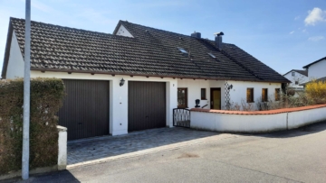 Einfamilienhaus mit viel Potential und weitläufigem Grundstück in Töging am Inn, 84513 Töging am Inn, Einfamilienhaus